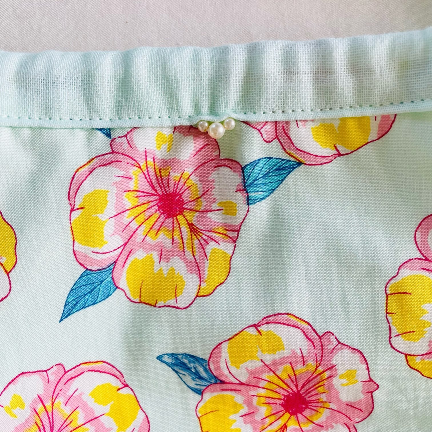 フンティ「水辺の花」