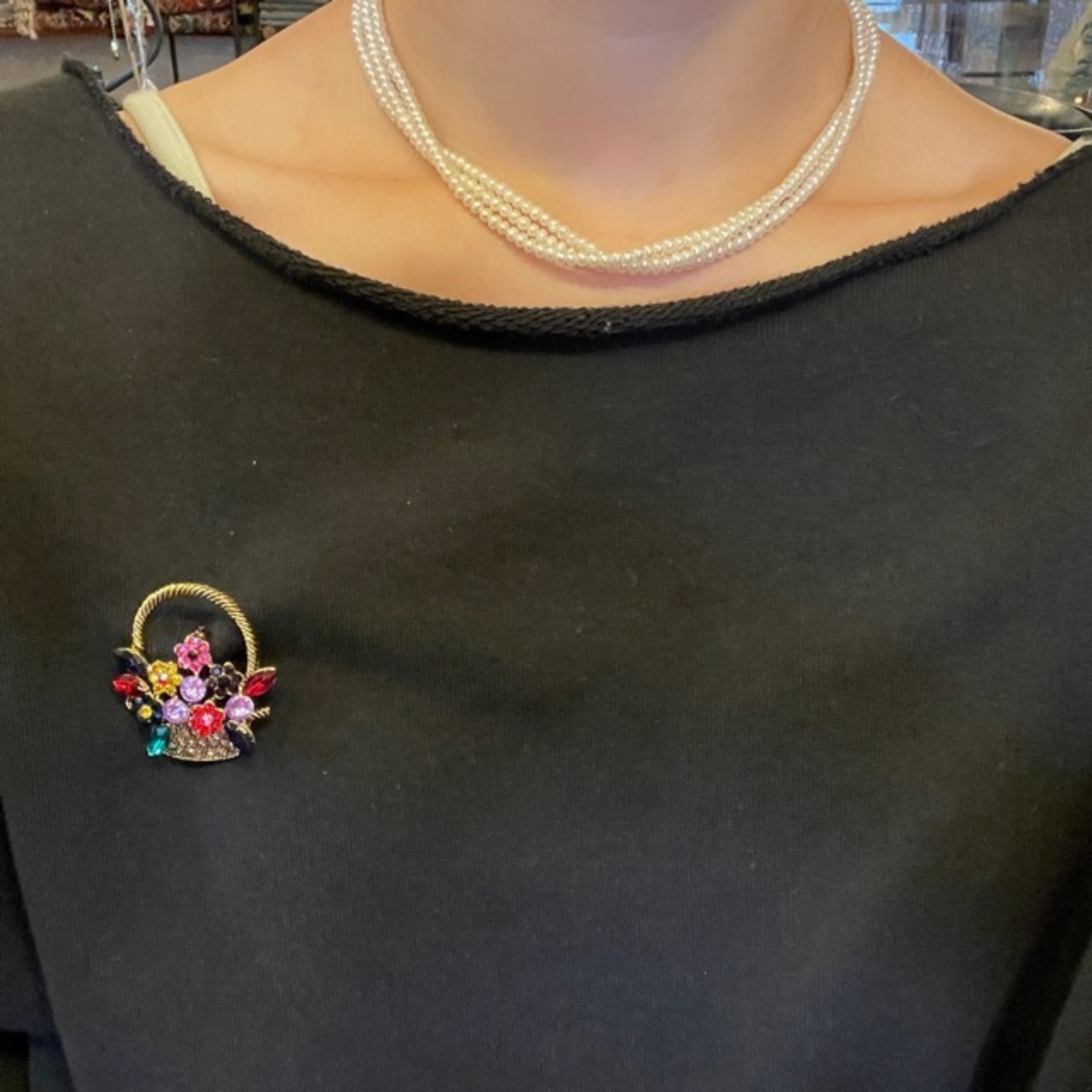 TOPANGA Jewelry Bijou art brooch Flower Basket / ビジューアートブローチ 花かご フラワーバスケット プレゼント プチギフト ジャケット 帽子 バッグ ニット キラキラ アクセサリー かわいい ファッション小物