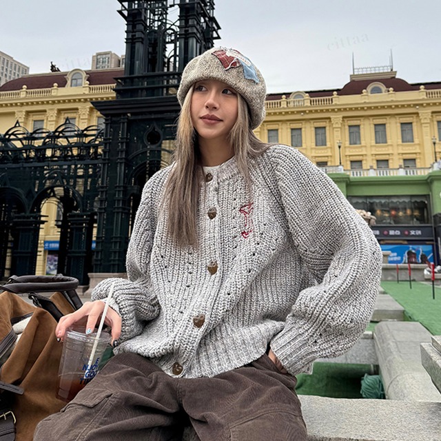 ★予約★D-637　2025秋冬新作♡APPLE刺繍ショート丈ニットカーディガン　アプリコット