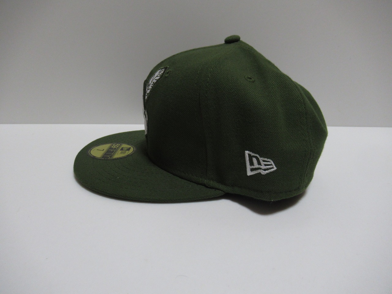 NEW ERA 59fifty Cleveland Indians インディアンス CAP Olive Green/WHITE