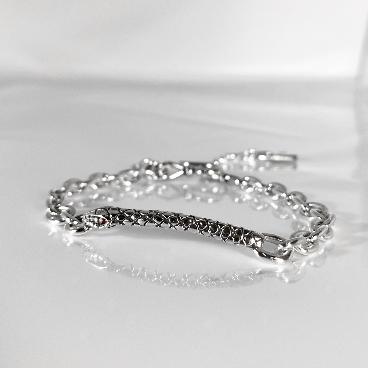 SNAKE CHAIN BRACELET w/ GARNET / スネークチェーンブレスレットガーネットアイズ
