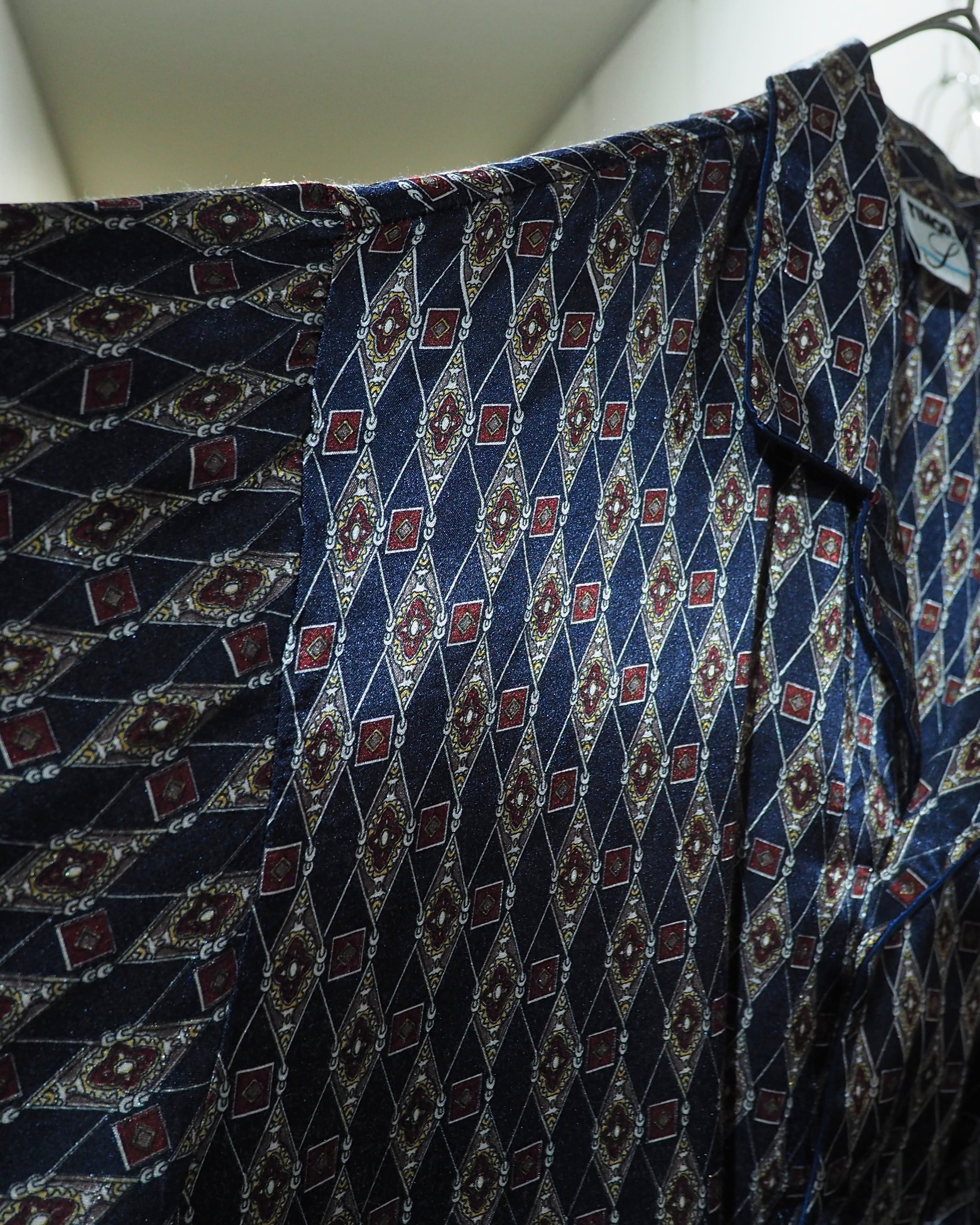 Beautiful Old Luxury Art Pattern Vintage Drape Loose Open Collar Shirt