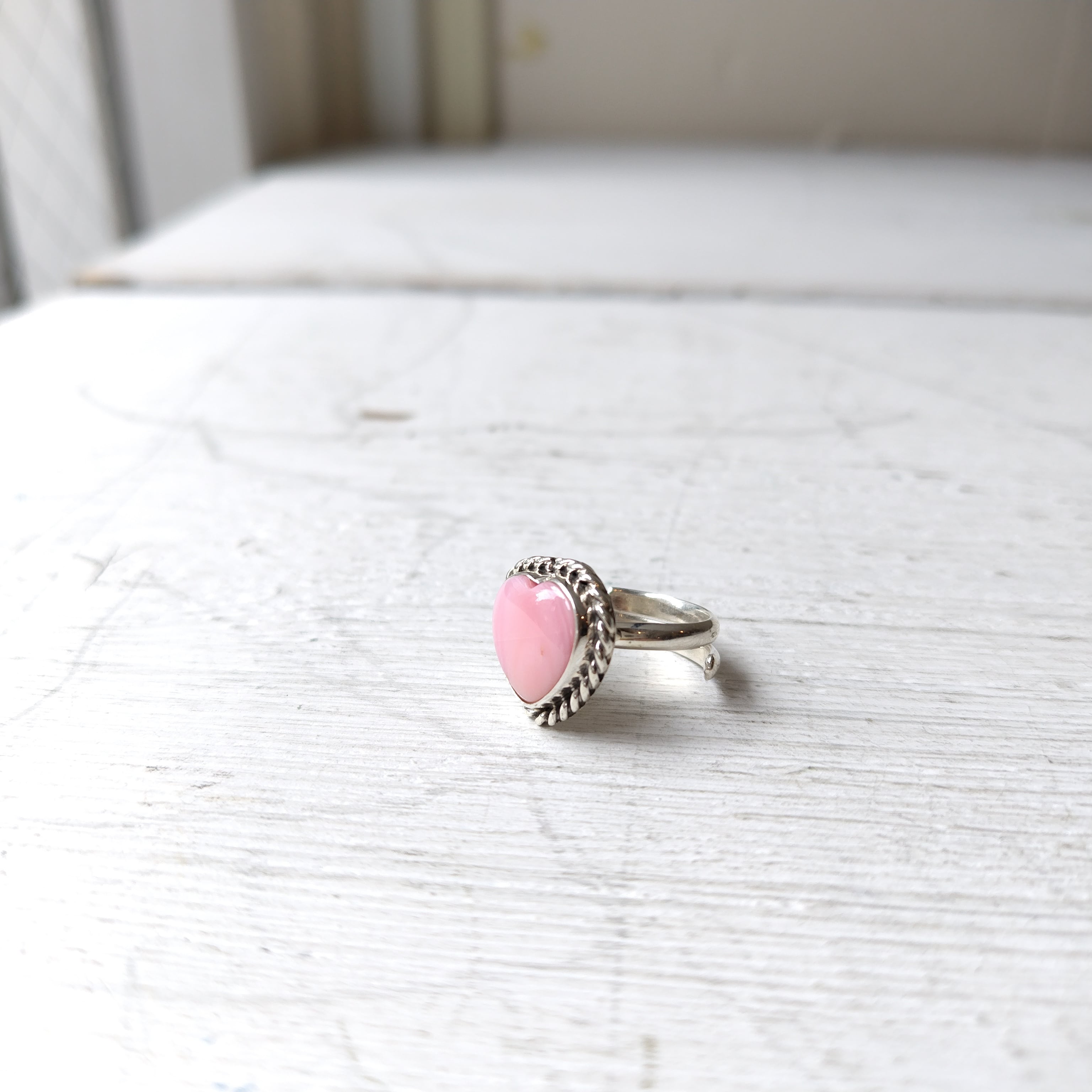 8号前後フリーサイズ ナバホ PINK CONCH SHELL ハート シルバー 8号前後フリーサイズ ナバホ PINK CONCH SHELL ハート シルバー