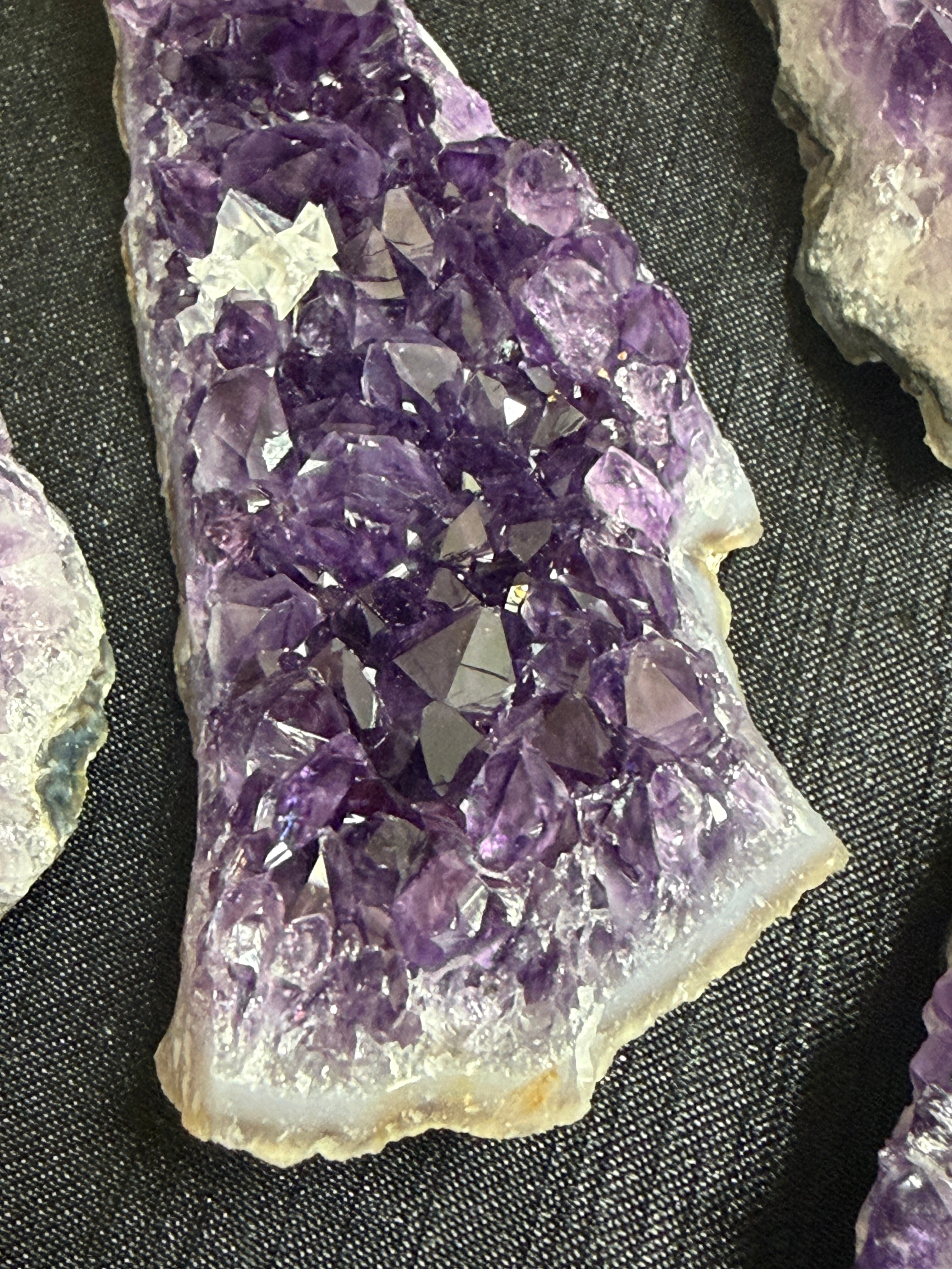 大特価！！【美しい紫水晶】ブラジル産アメジストクラスター【Sサイズ
