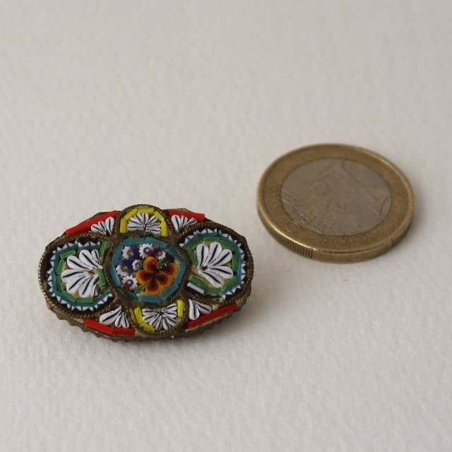 マイクロモザイクブローチ マイクロモザイクブローチ – デイジーストア