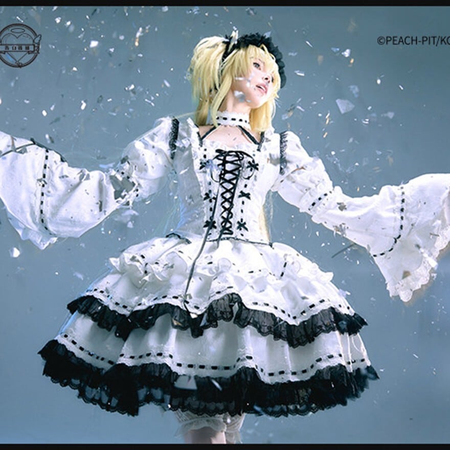 白黒レースのアイドル系ゴシックロリィタワンピース｜クロスリボン