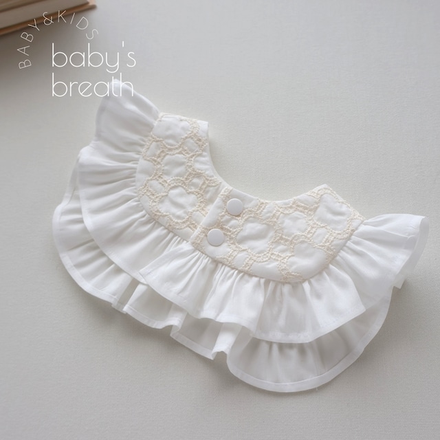 newフラワーリング スクエアフリル スタイ お名前 刺繍