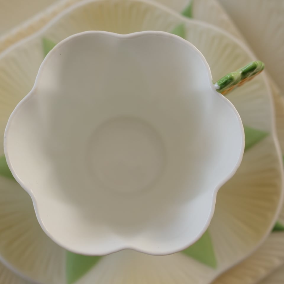 美品 英国Shelley シェリー フラワーハンドル カルテット カップ