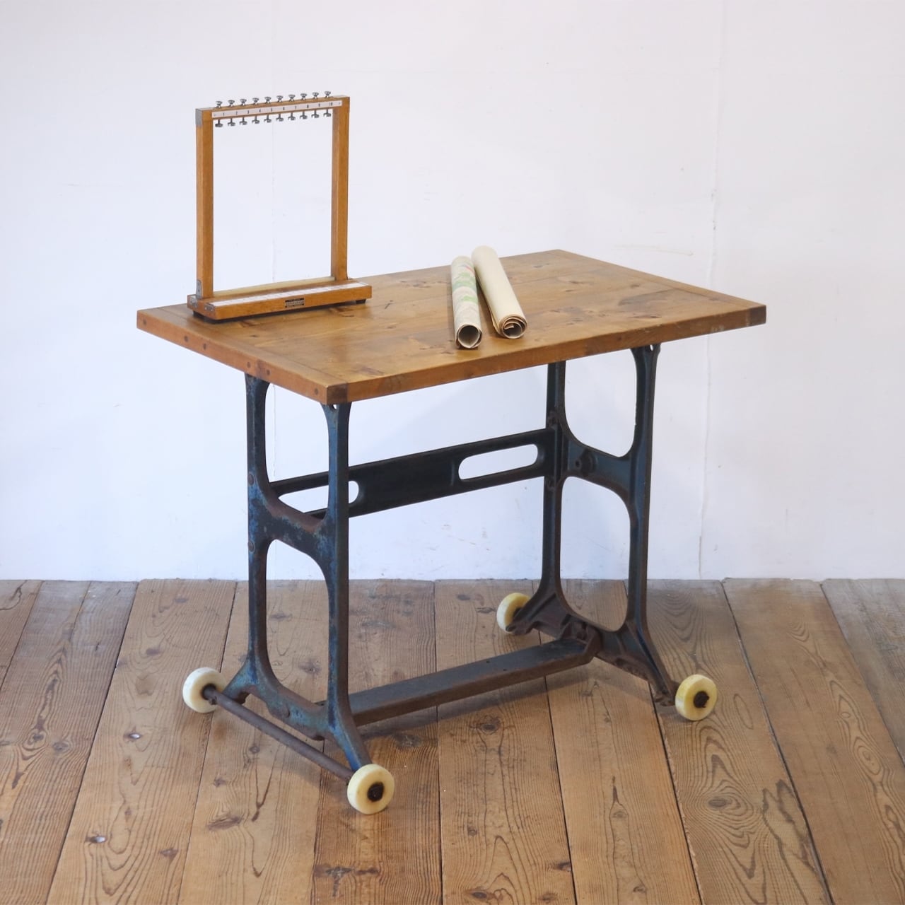 アイアン×無垢木製天板テーブル 作業台 デスク インダストリアルデザイン 工業系 アイアン×無垢木製天板テーブル 作業台 デスク インダストリアル