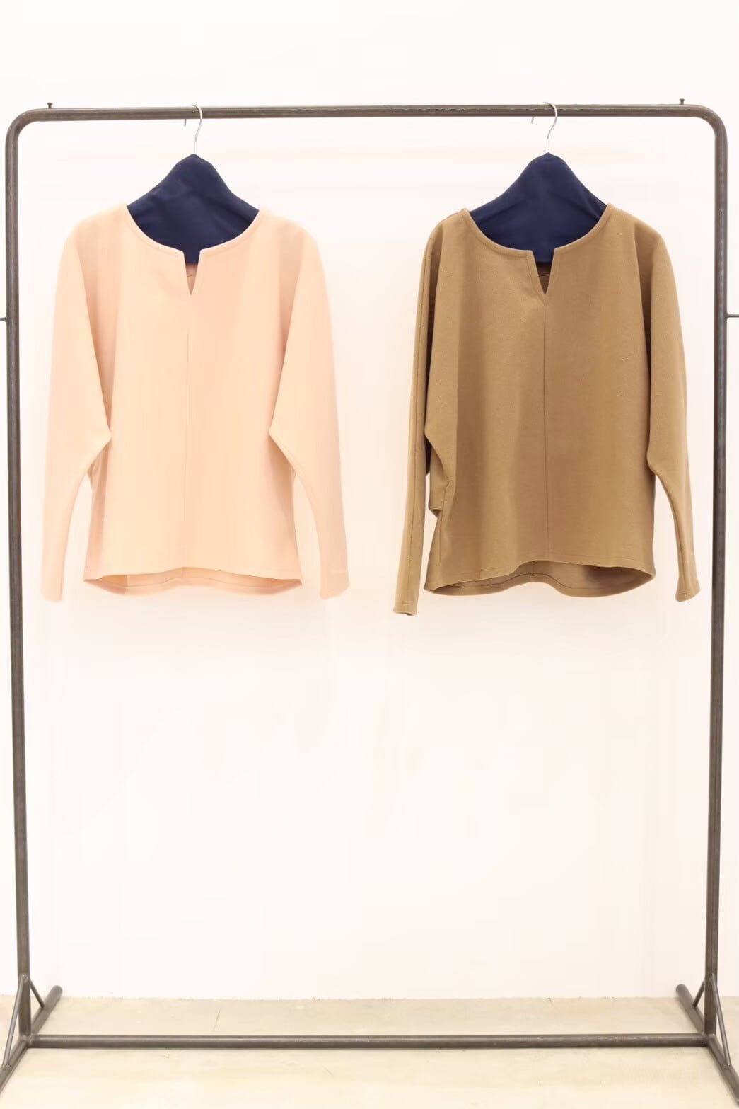 【LEMELANGE】セットアップ可　ストレッチジャージープルオーバー 8551005