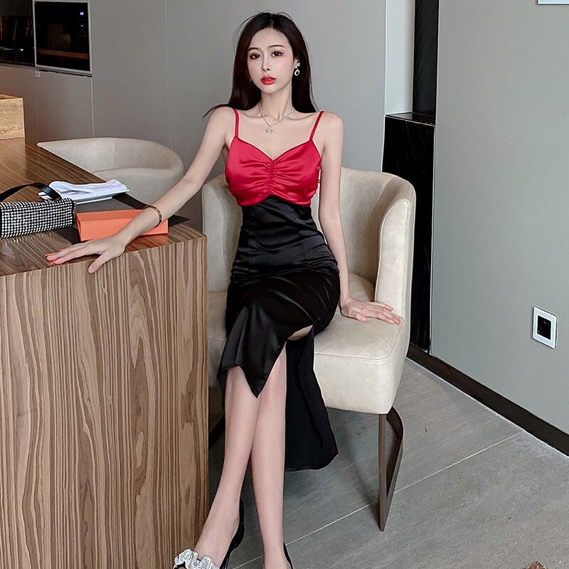 【新作】【送料無料】 2023年夏日韓版ファッショナブルなVネックセクシースリムヒップハグサスペンダードレスロングスカート痩身ドレス7037 0130461823745