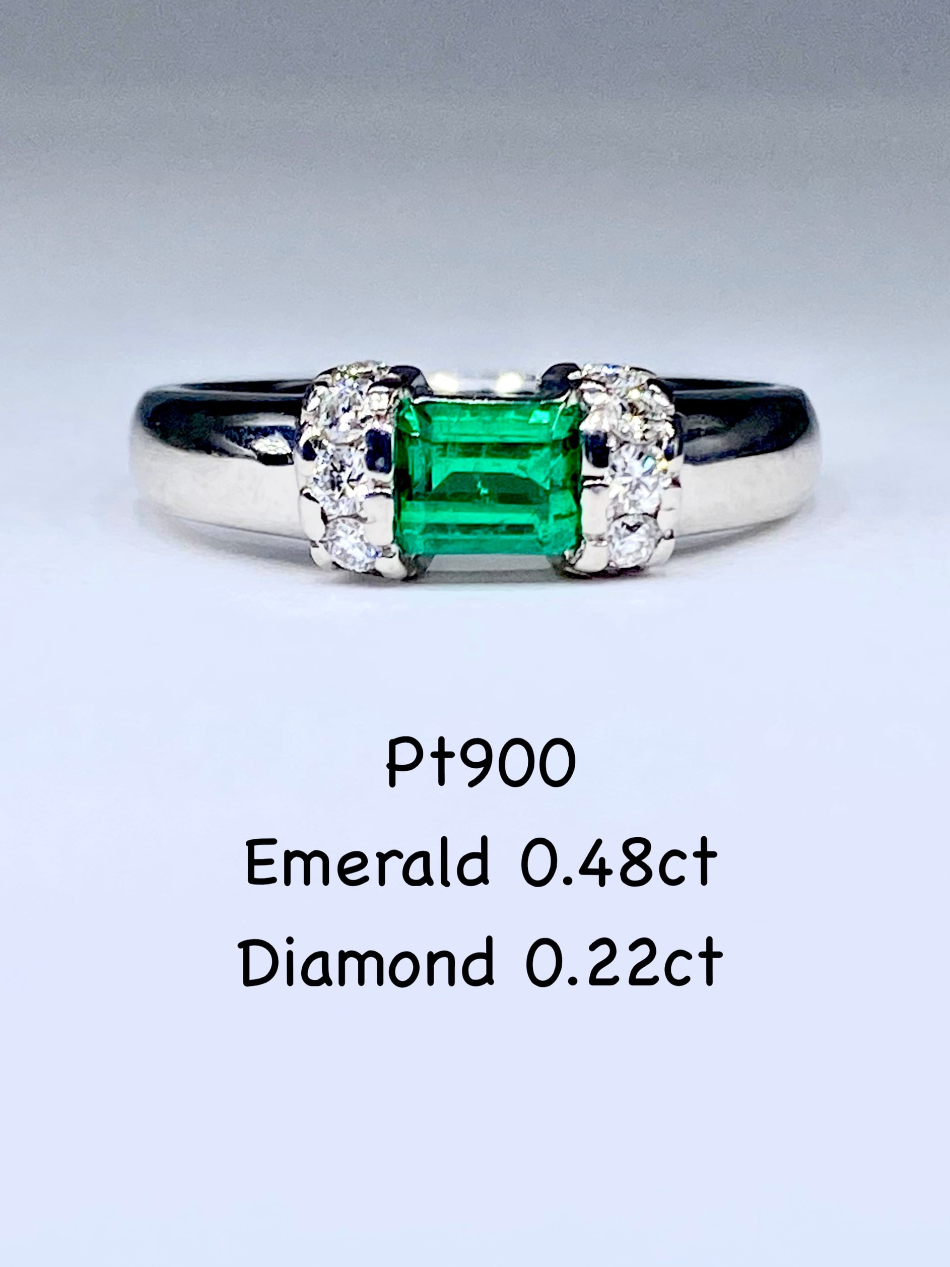 エメラルド 0.55ct / ダイヤモンド 計0.30ct Pt900 リング