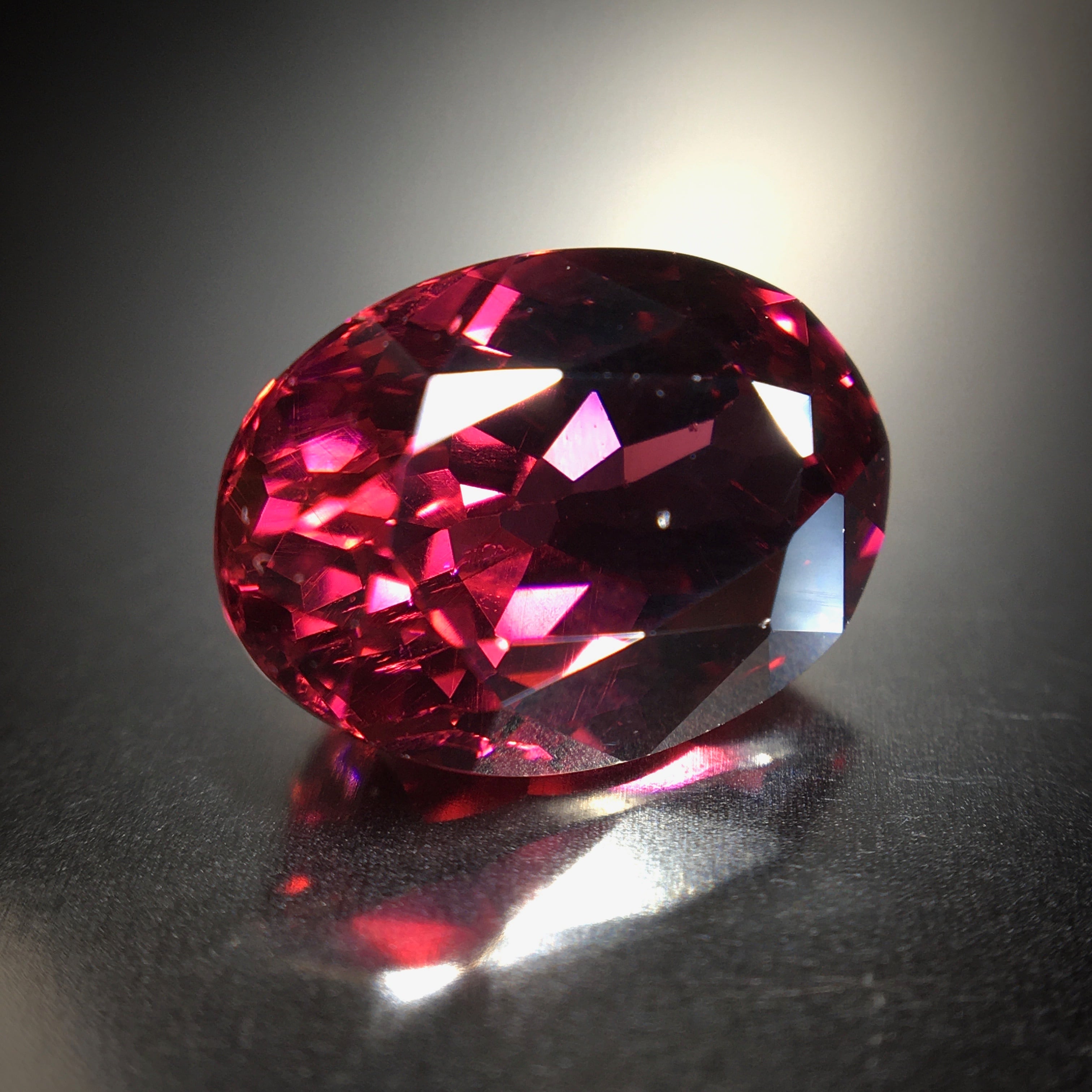 芳醇な”ラズベリーレッド”の輝き 4.5ct UP 天然 ロードライト