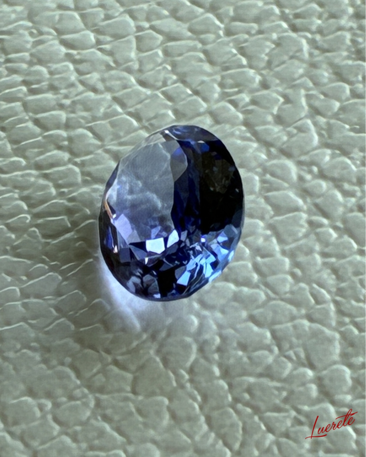 Natural Tanzanite 0.9ct Loose Gemstone 天然タンザナイト 0.9ct ルース【LE0005-1】