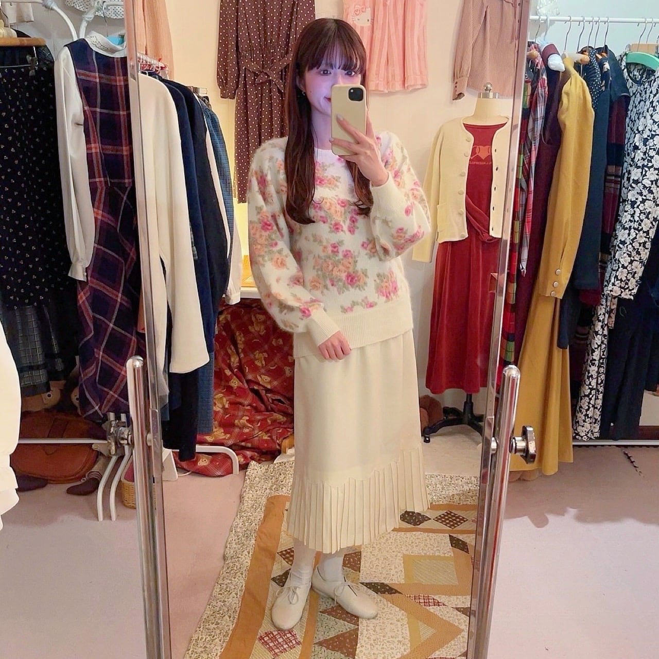 scallop pleats cream wool skirt