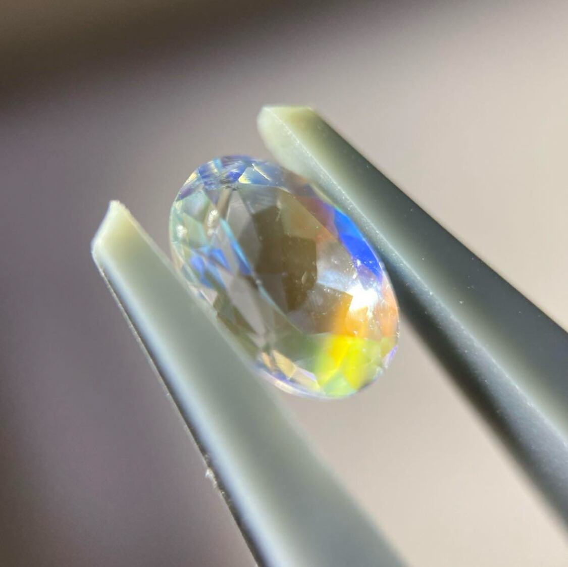 レインボームーンストーン 0.795ct ルース 天然 宝石 | GCC.GEMS. レインボームーンストーン 0.795ct ルース 天然 宝石 | GCC.GEMS.