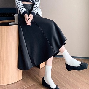 【送料無料】 ロングスカート 2色 ハイウエスト レザー 冬 ミモレ ひざ丈 フレア Aライン ファスナー かわいい 大人可愛い きれいめ シンプル カジュアル 大人 上品 おしゃれ お洒落 こなれ感 コンサバ系 ラフ 抜け感 レディライク 無地 20代 30代 40代 レディース 女性用 ママ服 デート お出かけ お呼ばれ 休日 アウトドア お茶会 女子会 授業参観 誕生日会 着回し 普段使い ファッション コーデ スタイル 楽ちん 体型カバー 定番 垢抜け ブラック カーキ