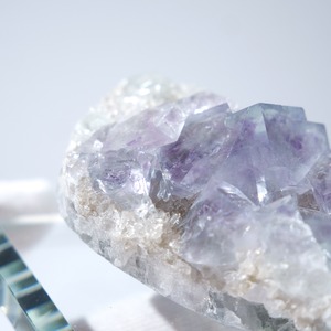 シャンファーリン産 フローライト スモーキークォーツ 共生 / 原石 標本【E_2】