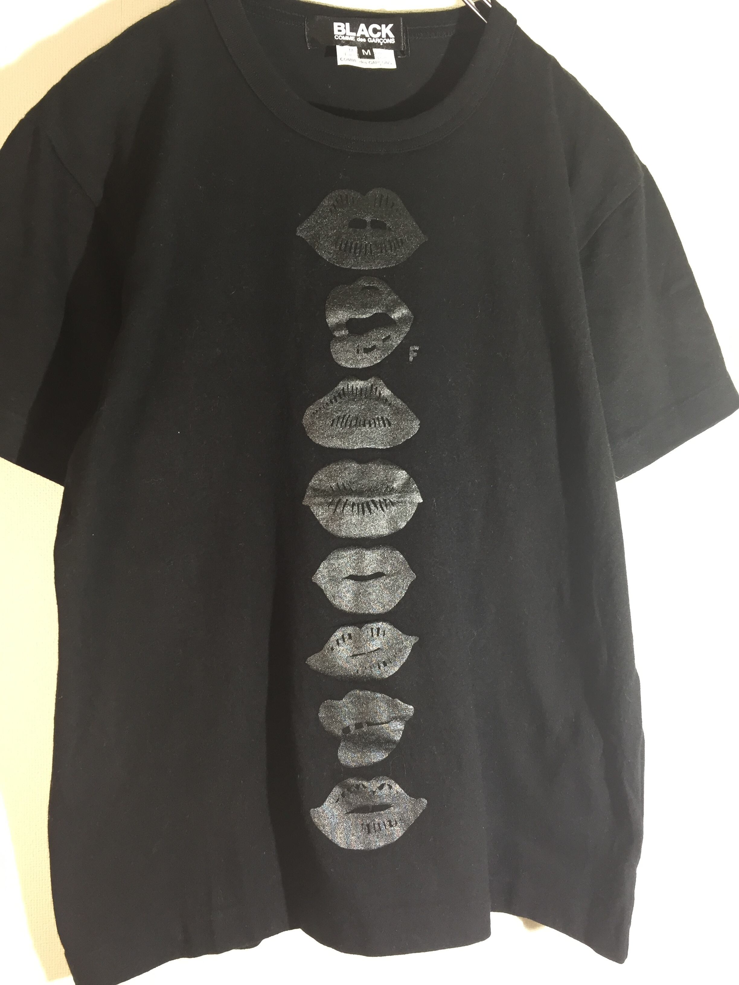 BLACK COMME des GARCONS プリントTシャツ キスマークS BLACK COMME des GARCONS プリントTシャツ キスマーク | 古着屋 KafuCa