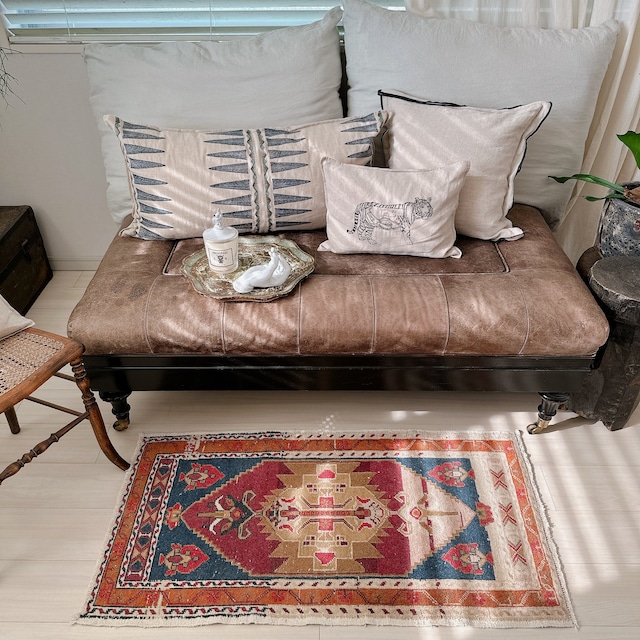 トルコ ヴィンテージラグ TR025 | ヤフヤル | 56cm × 109cm