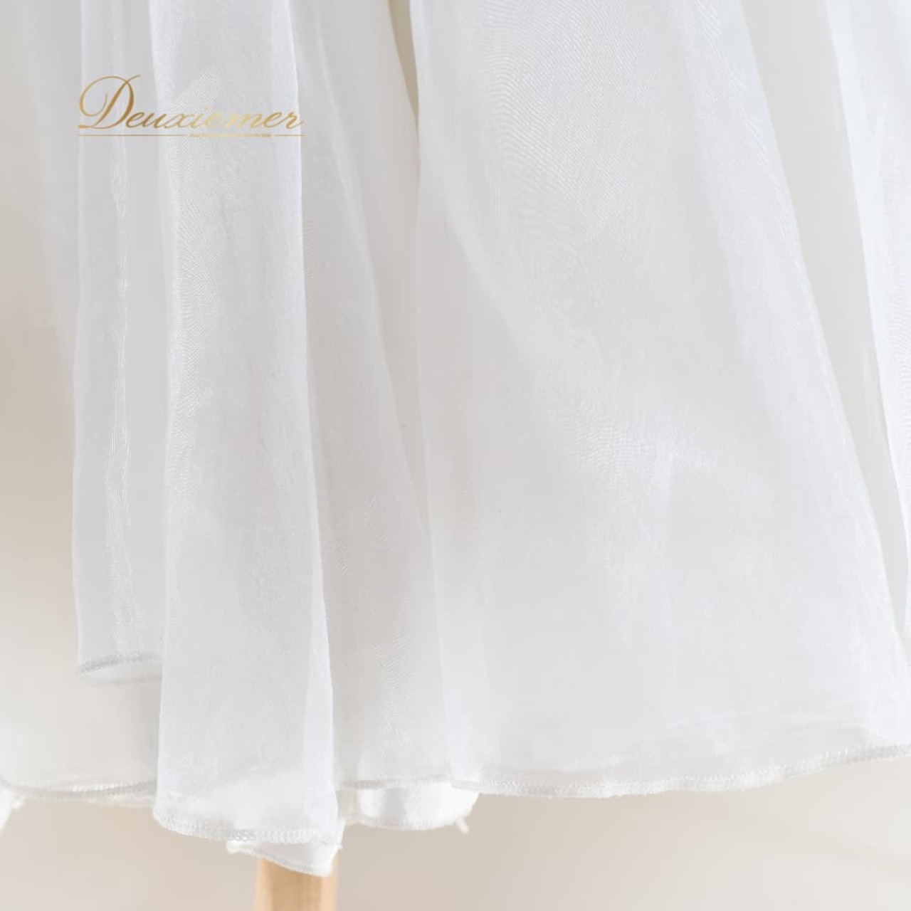 社交ダンス 衣装 クリスアン CHRISANNE イングランド製 スタンダードドレス ワンピース ドレス ホワイト系 ゴールド系 白 金 デモ 競技 ダンス パーティ 発表会 レース フロート レディース ゴージャス 大人かわいい エレガント