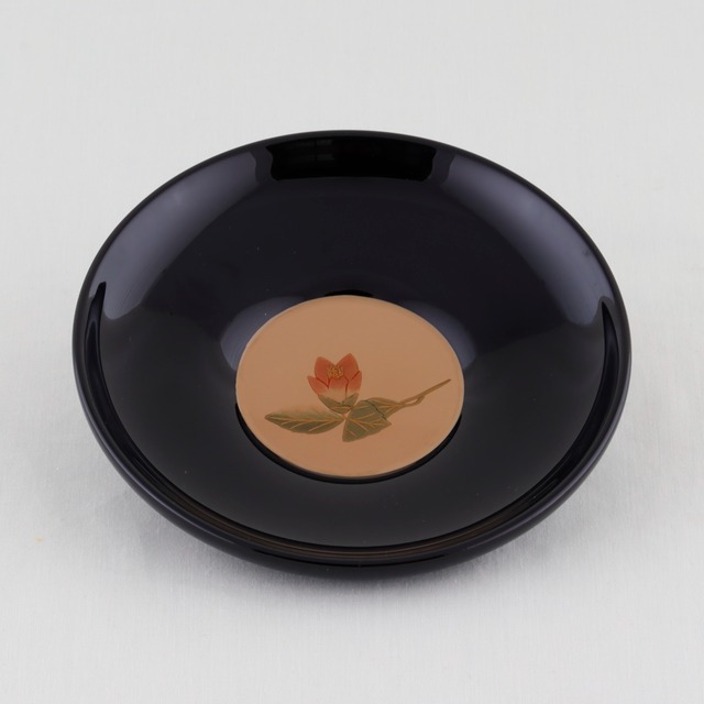 1601　輪島塗　茶托／黒内底白塗／草花絵替わり蒔絵／二枚組