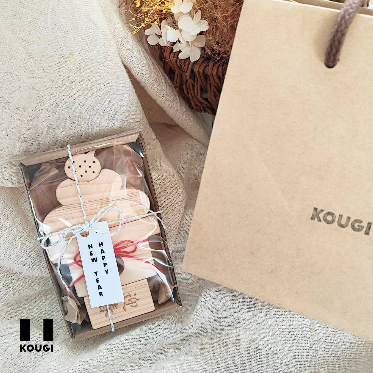 お正月】木製鏡餅〈中サイズ〉ちょこんと置けるお正月飾り | KOUGI〈お