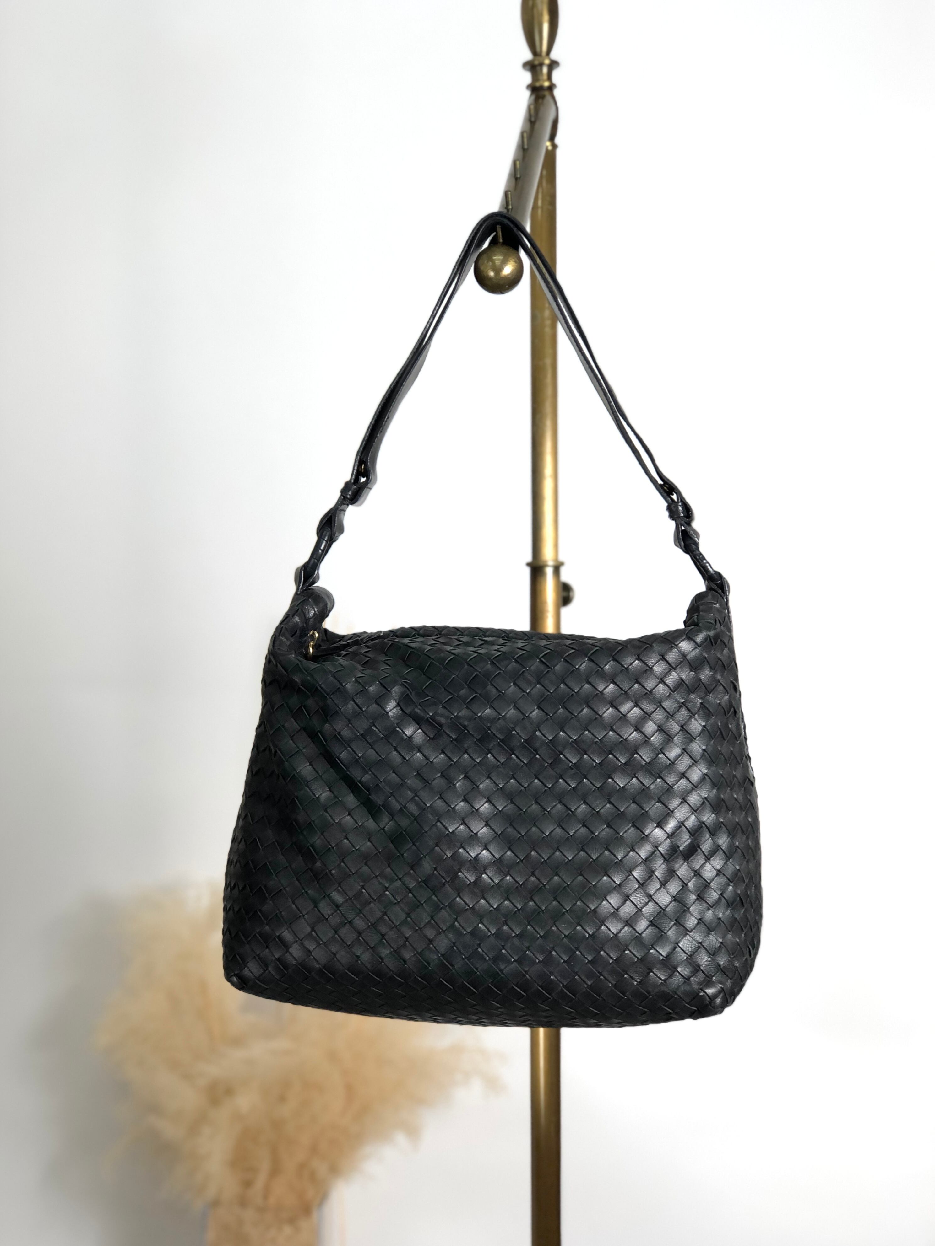 BOTTEGA VENETA レザー ショルダーバッグ ヴィンテージ 極 美品 袋付き 希少品 BOTTEGA VENETA ボッテガヴェネタ イントレ