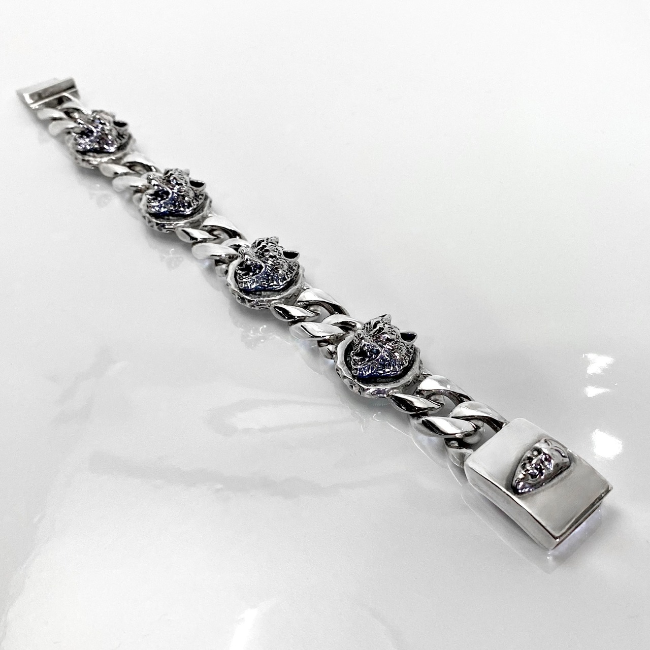 WOLVES with 10 DIAMONDS CHAIN BRACELET / ウルヴスチェーンブレスレット・10ダイヤモンドアイズ