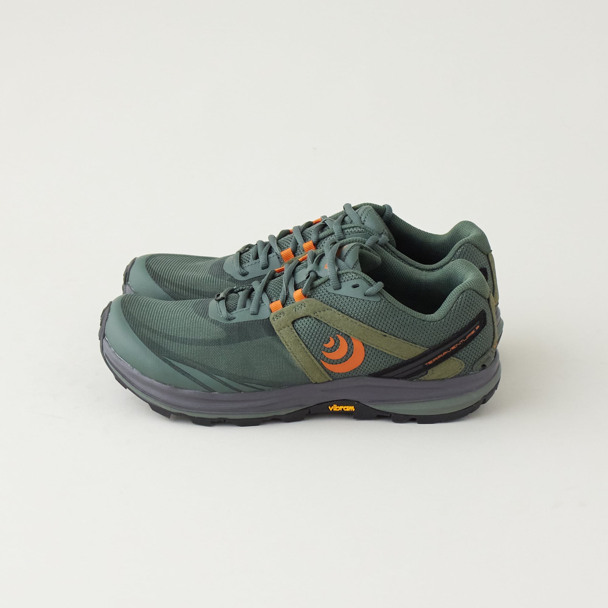 Topo Athletic トポ アスレチック Terraventure 3 メンズ トレイルランニング シューズ DARK GREEN/ORANGE  | unite(ユニテ ）