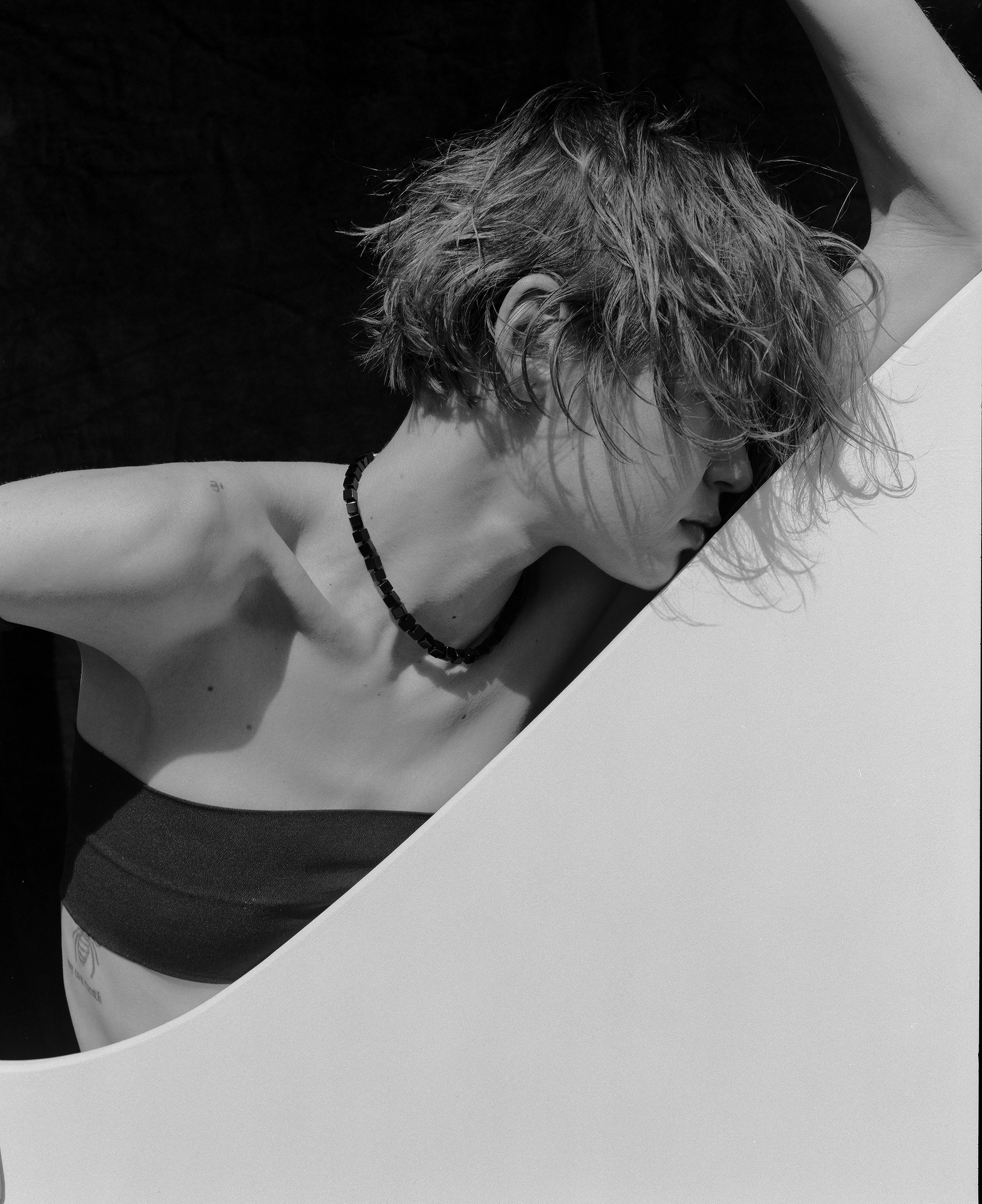 R.ALAGAN / CUBE STONE NECKLACE / BLACK STONE | LIVING