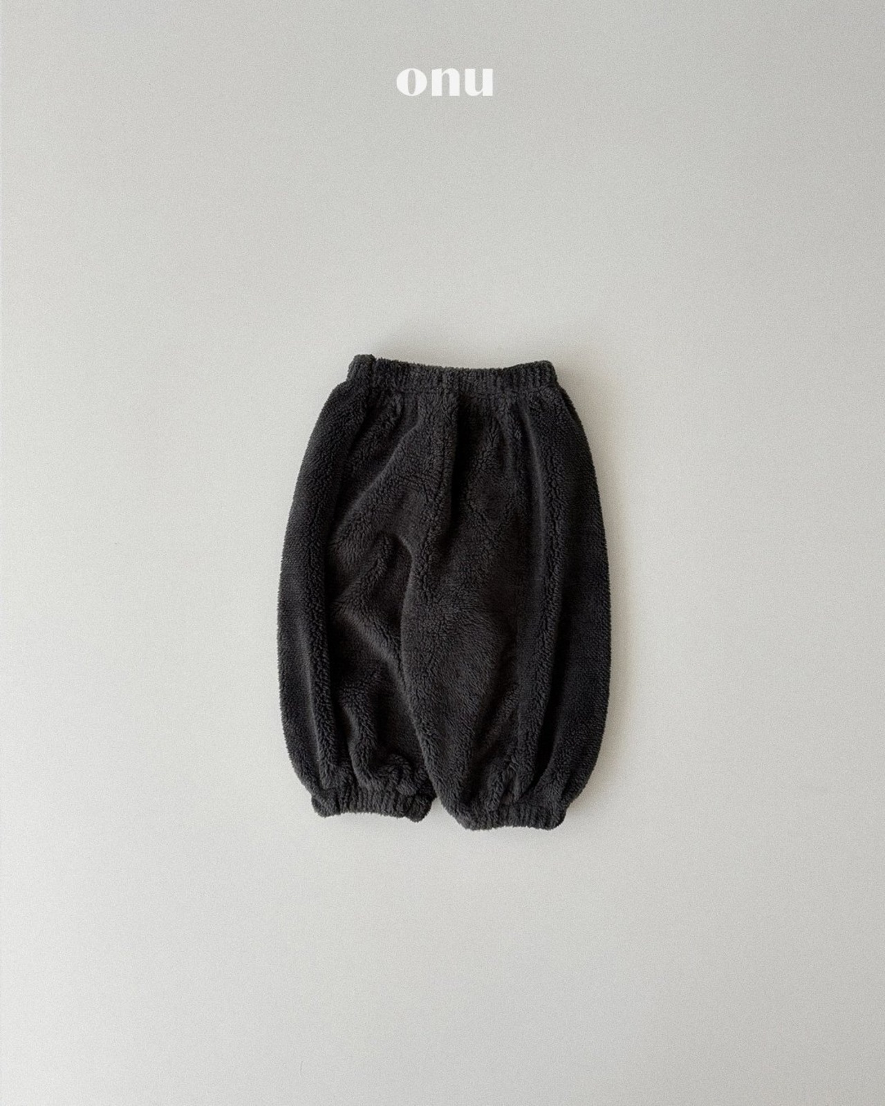 ONU［取寄］boa fur pants 26winter