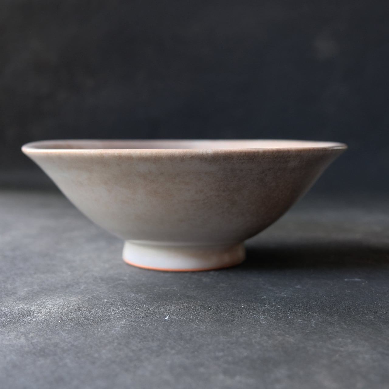瀬川辰馬さん 炭化白釉 器 瀬川辰馬 Tatsuma Segawa 炭化白釉 麺鉢S W31 b | les trois entrepôts
