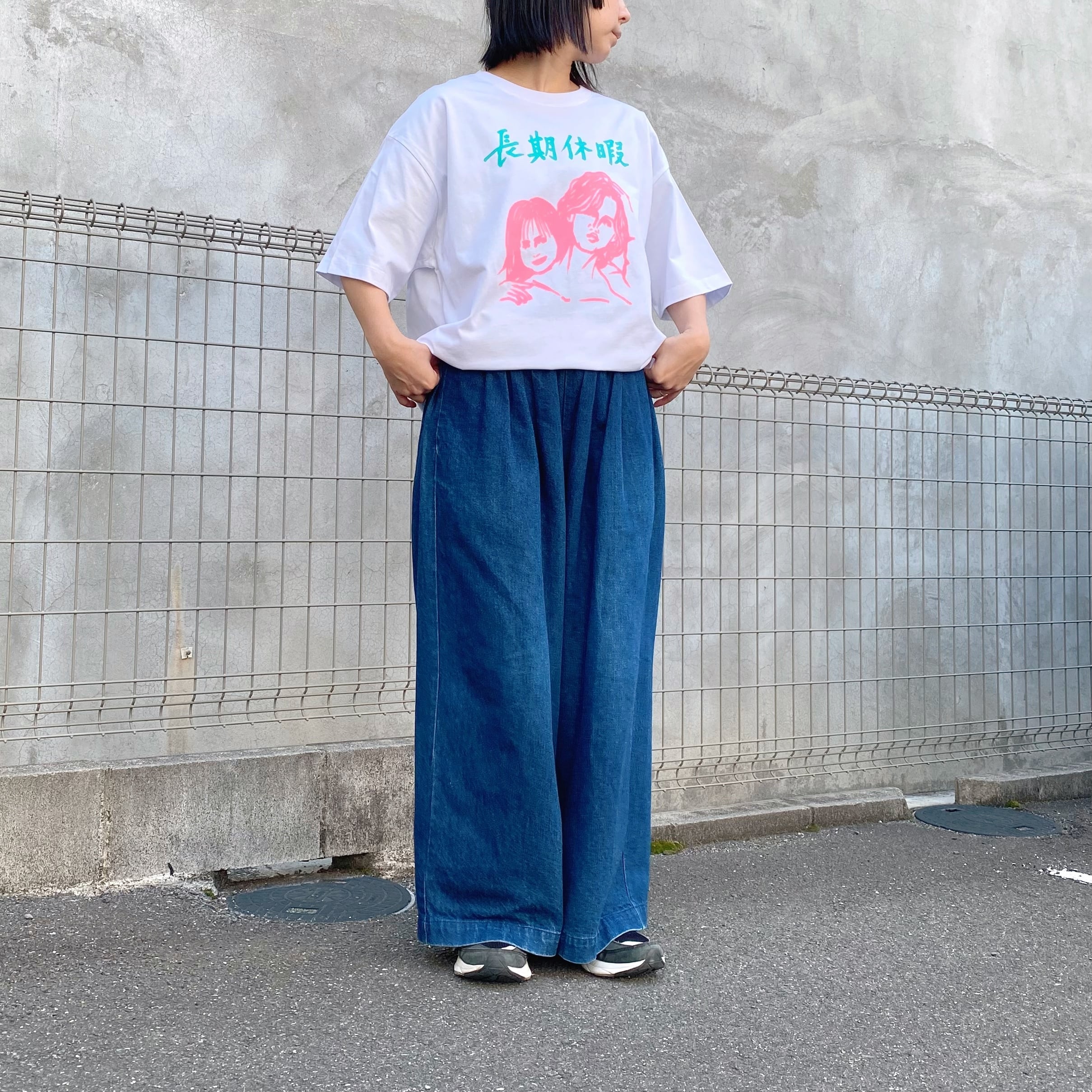 長期休暇」ボックスシルエットTシャツ（ホワイト） | YUKI HORIMOTO