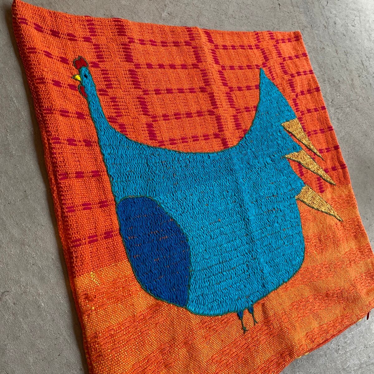 青色鳥刺繍クッション 大きめ 花の周りを舞う青い鳥 刺繍リネンファスナーポーチ ポーチ coco 通販