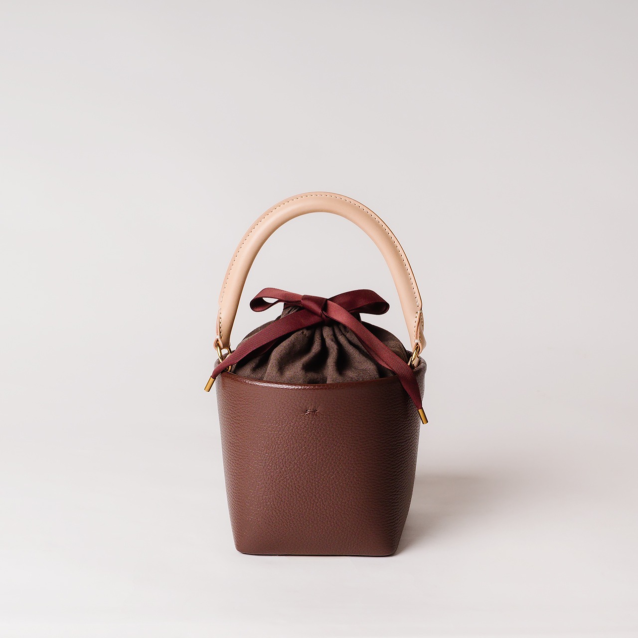 Classic  Basket  -  CHOCOLATE