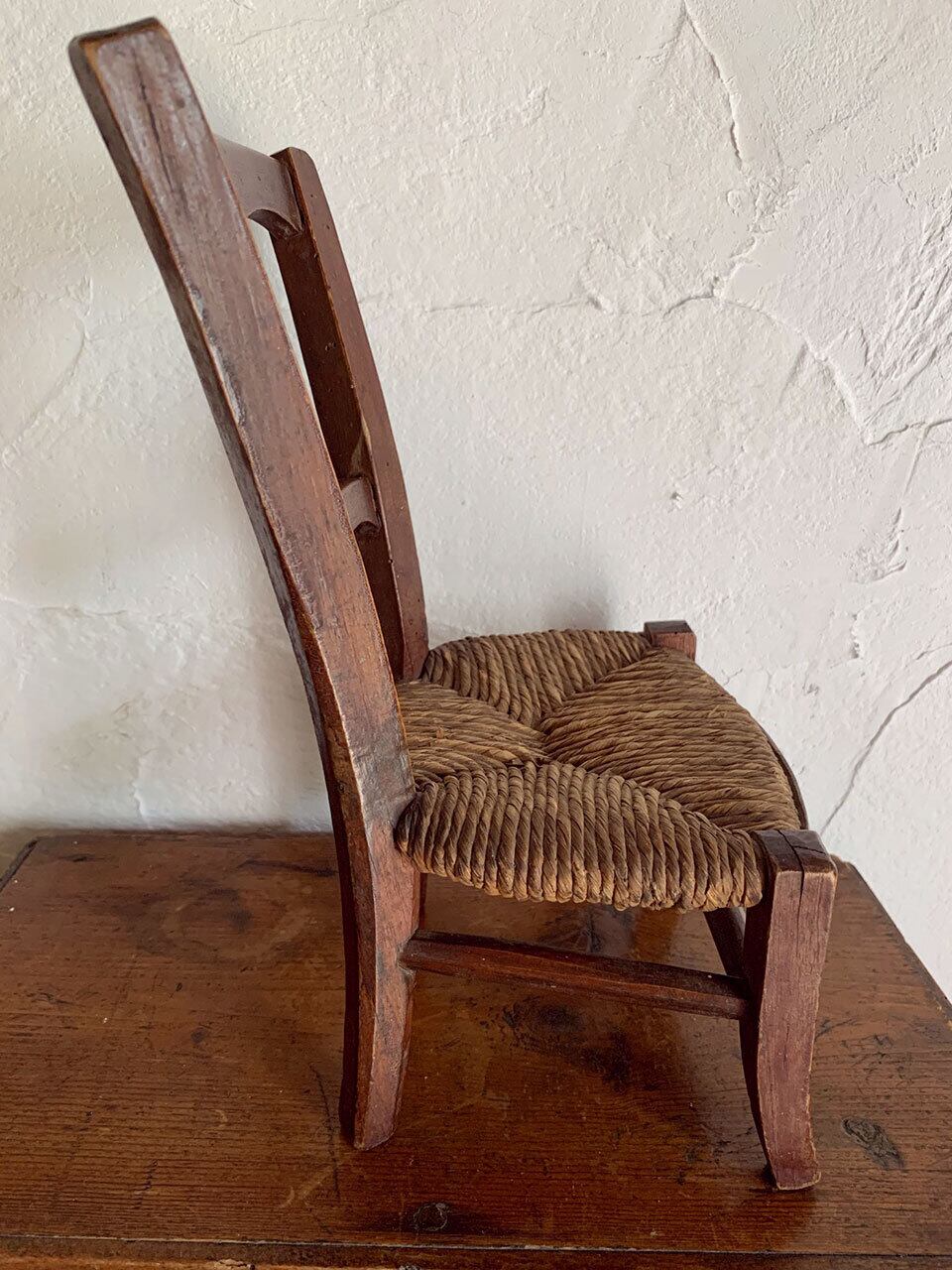 ラッシュシートのドールチェア | Brocante de La Cocotte （フランス