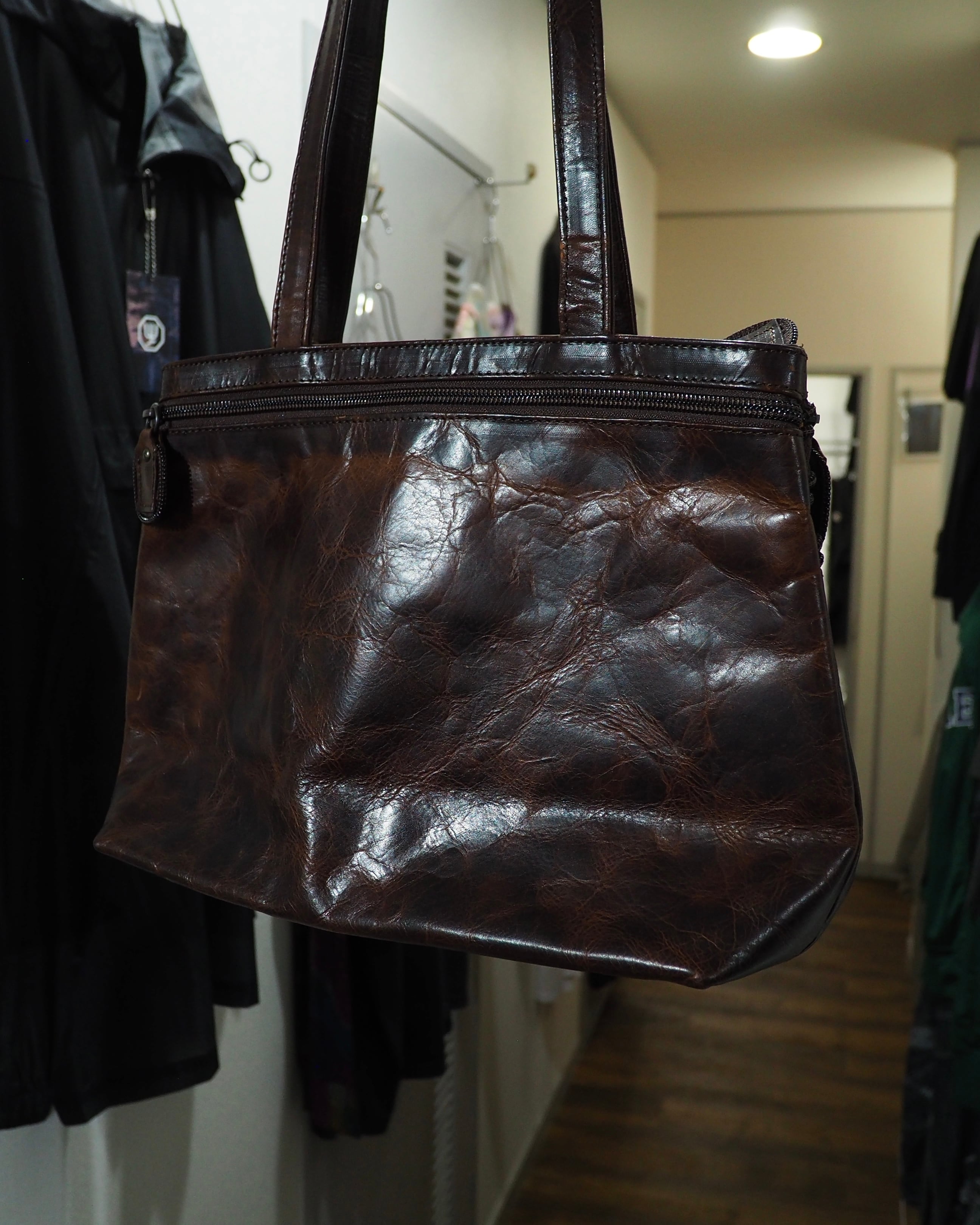 " DINNN " Three Continuing Zip Design Leather Hand Bag