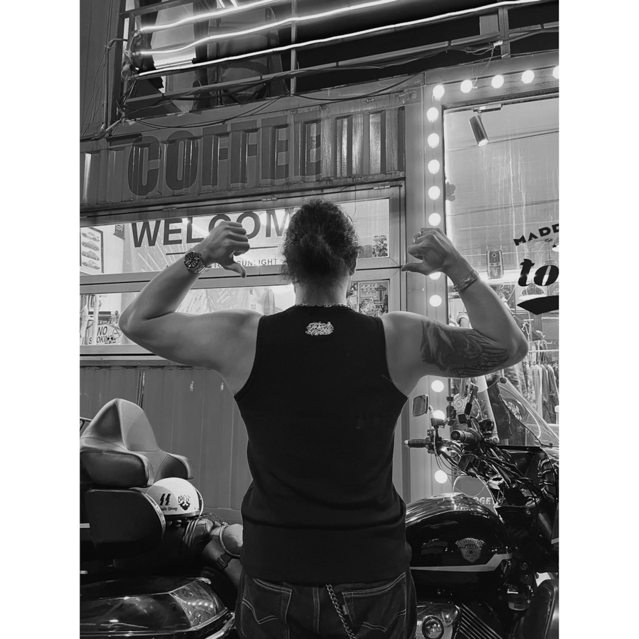 ストリート Chicano 刺繍入り高伸縮ボトムタイトベスト T1629