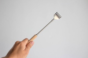 WOOD BACK SCRATCHER