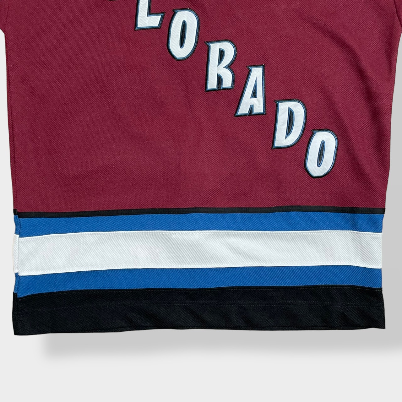 【CCM】カナダ製 NHL コロラドアバランチ オフィシャル アイスホッケー ゲームシャツ COLORAD AVALANCHE VINTAGE HOCKEY メッシュ 刺繍 ナンバリング 33 バックネーム ビッグシルエット Officiel US古着