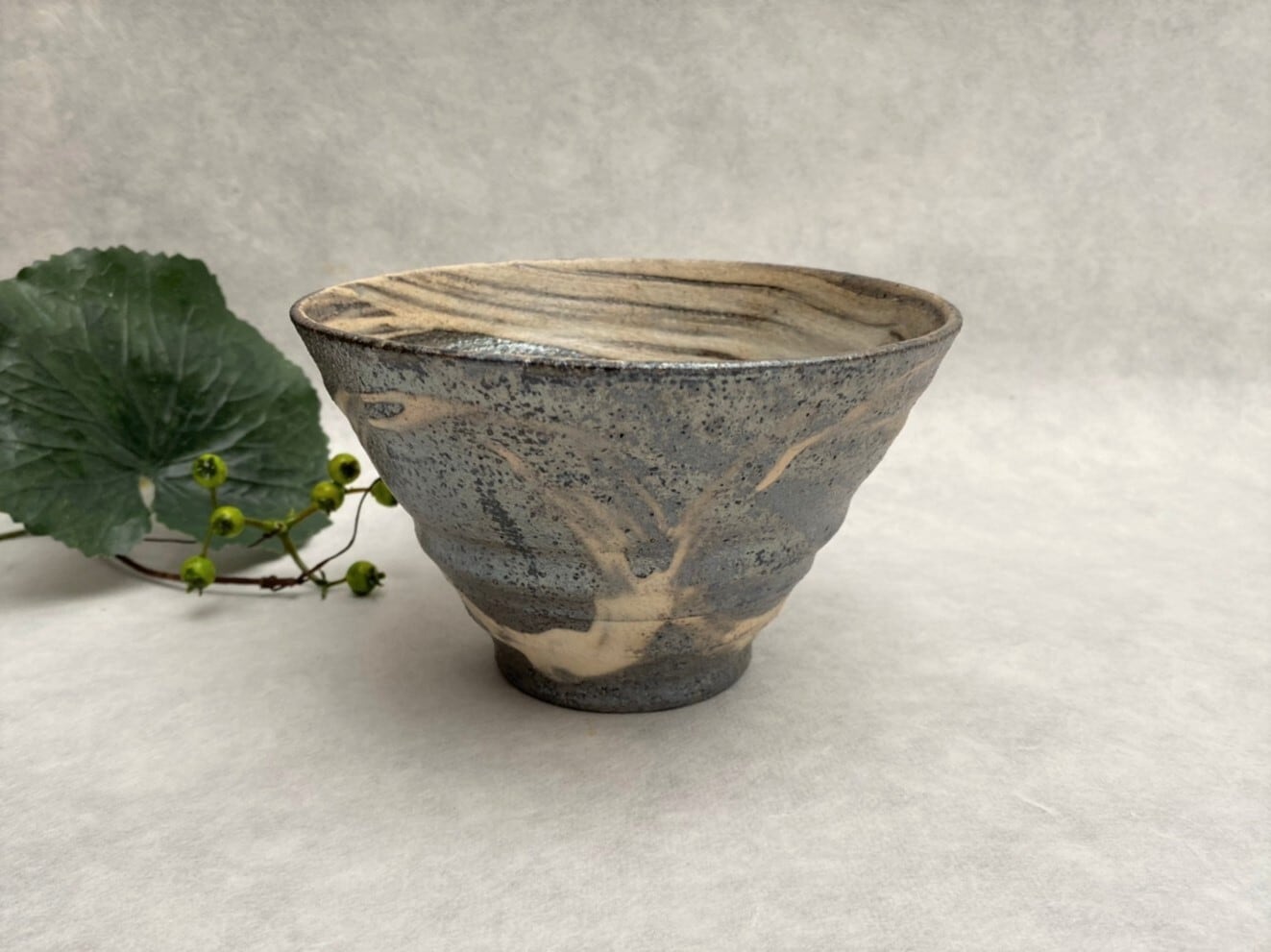 再入荷】丼 S (650 cc) 焼締 白刷毛 | TSUNE;田中恒子の器 オンライン