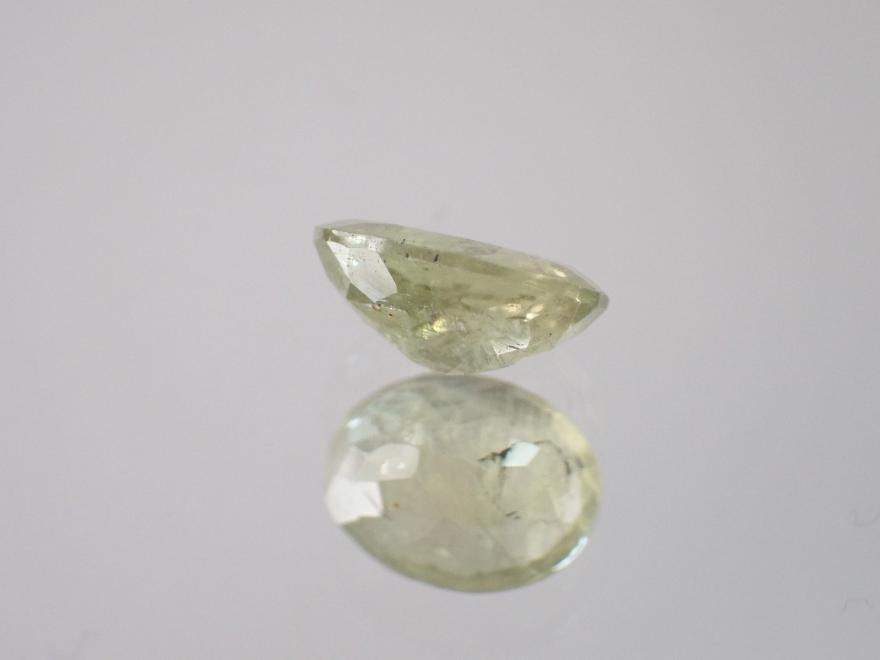 トルコ産カラーチェンジダイアスポア　2.11ct　[C11-195]