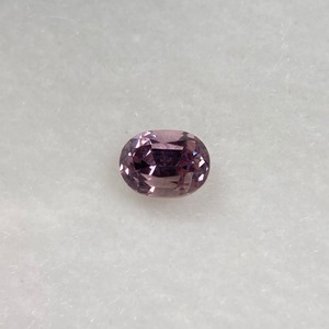 スピネル オーバルカット 約3.9*2.9*2.7mm r-0297