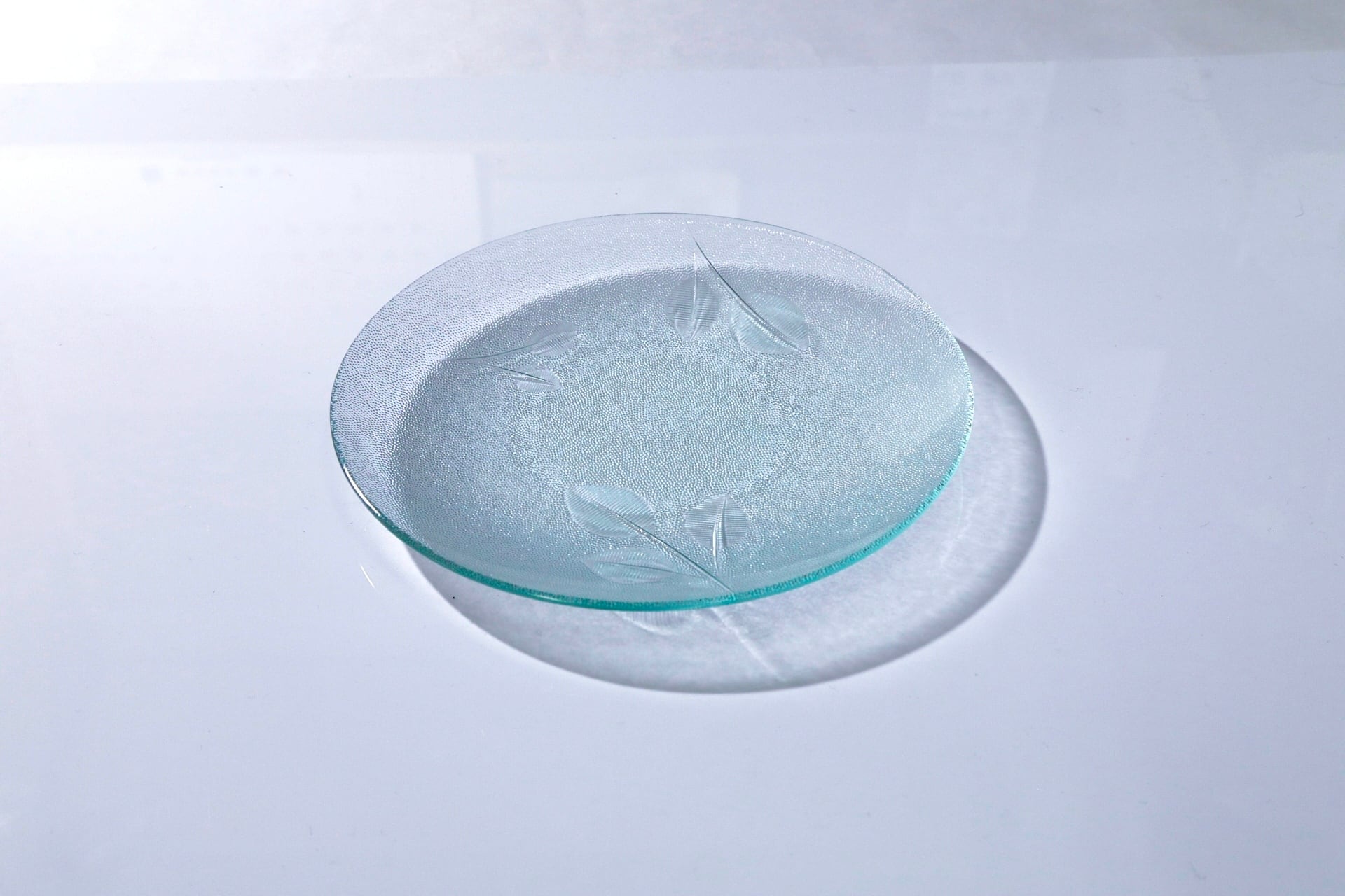 昭和型ガラス「みどり」　皿　円形　中（Φ150mm）