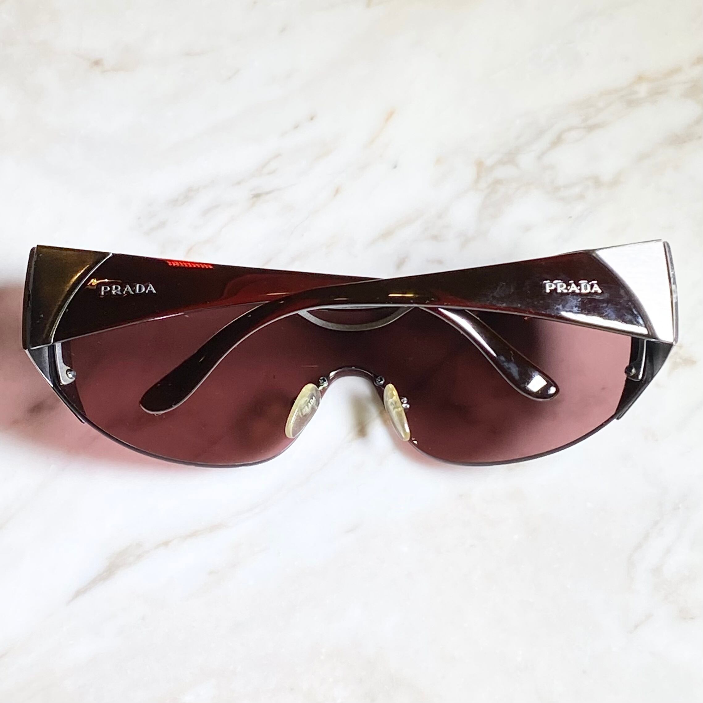 PRADA shield sunglasses “SPR53G” | NOIR ONLINE PRADA shield sunglasses “SPR53G” | NOIR ONLINE