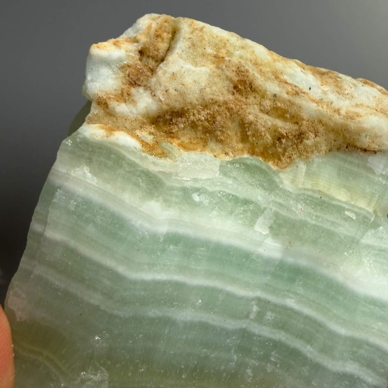 パキスタン産 ピスタチオカルサイト 原石｜ミントグリーン層・縞模様・天然石・ディスプレイ・インテリアストーン