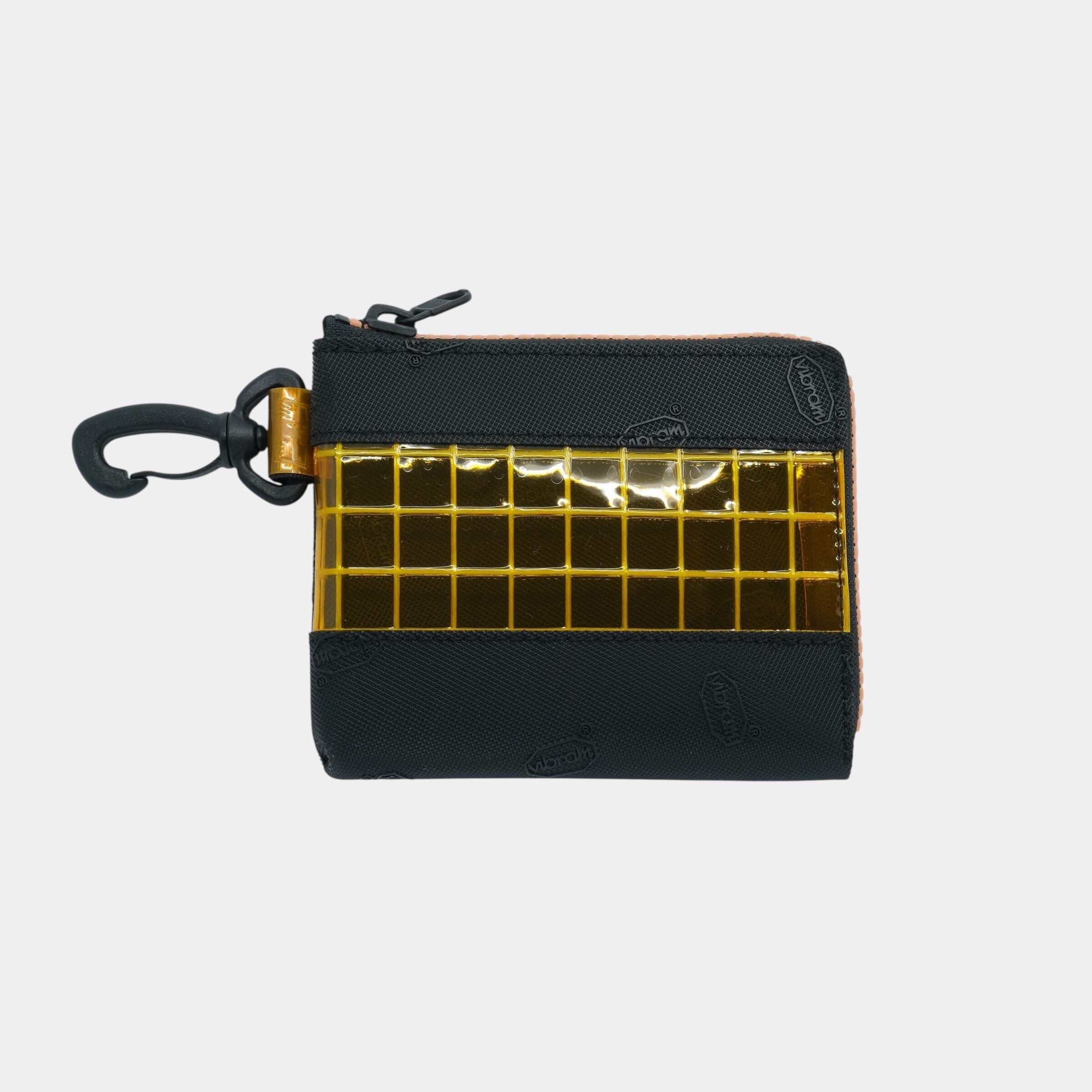 vibram Lzip wallet (black×clear) with glowing zip | THISWAY