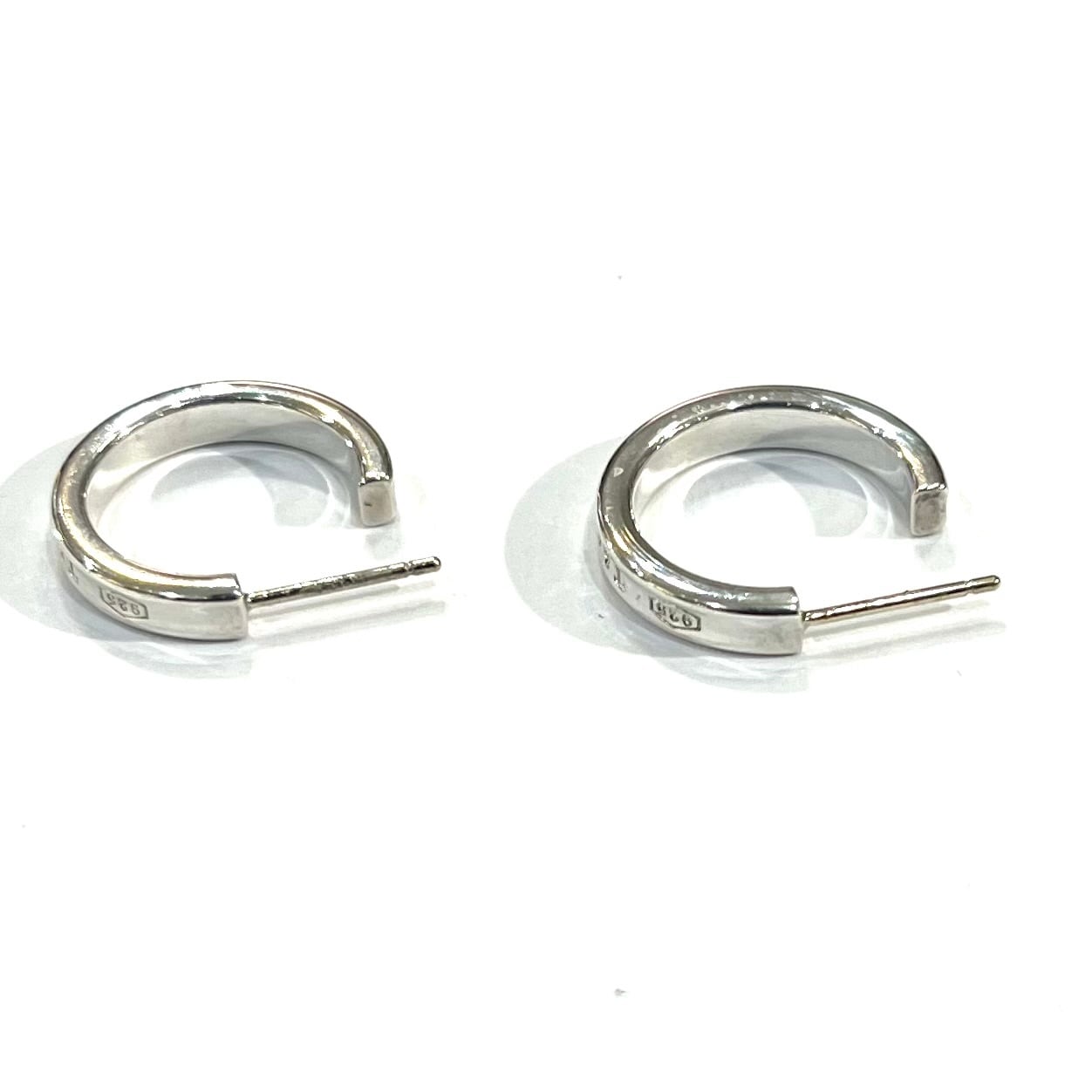 希少【TIFFANY&CO.】【ピアス】2656 T&CO SV925／1997刻印／華奢