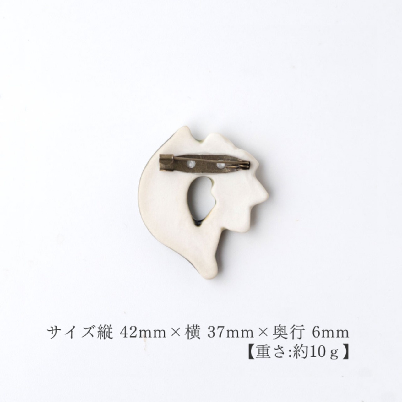 すずらん　ブローチ